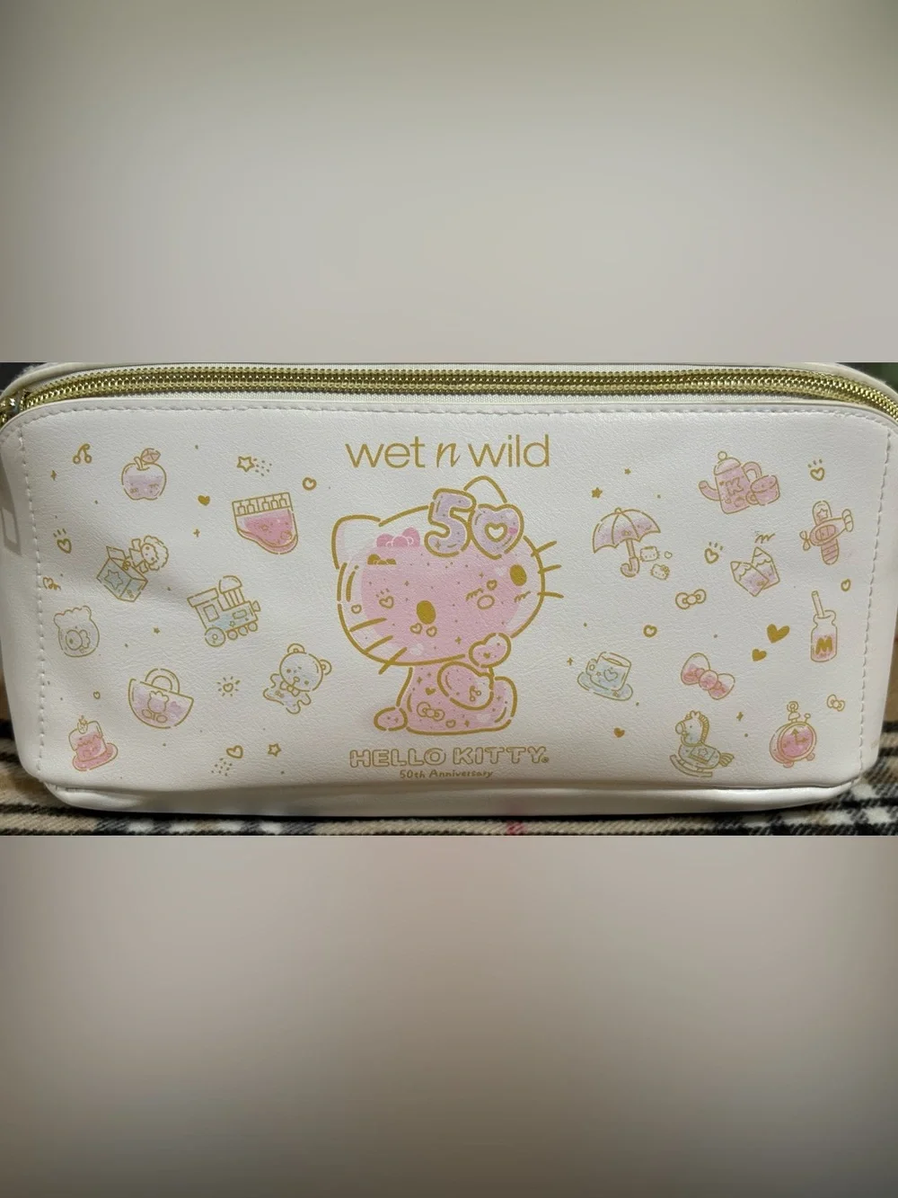 Hello Kitty Wet N Wild Make-Up Bag Case 50th Anniversary Limited Edition✨